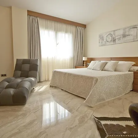 La Font Del Roc Hotel 3*